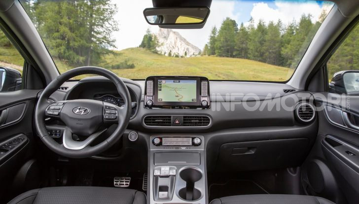 Hyundai Kona EV, test drive del SUV elettrico - Foto 18 di 18