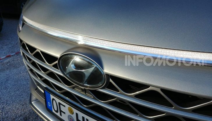 Hyundai Nexo da record: 778 km con un pieno di idrogeno - Foto 4 di 9