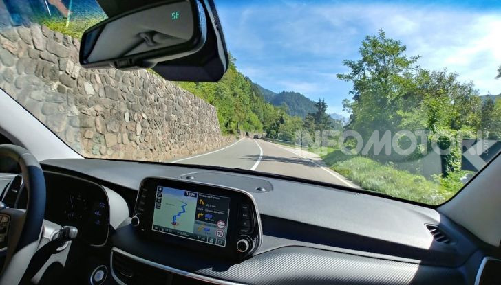 Hyundai Nexo da record: 778 km con un pieno di idrogeno - Foto 6 di 9