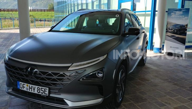 Hyundai Nexo da record: 778 km con un pieno di idrogeno - Foto 1 di 9
