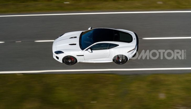 Jaguar F-Type Chequered Flag Limited Edition - Foto 9 di 10