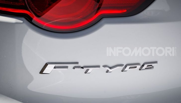 Jaguar F-Type Chequered Flag Limited Edition - Foto 4 di 10