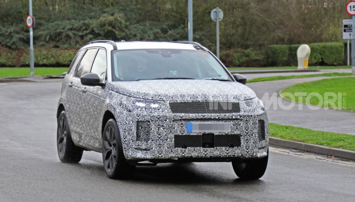 Land Rover Discovery Sport restyling, ibrido e più tecnologico