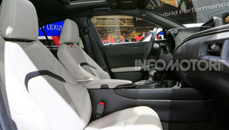 Lexus UX 2018, il crossover cittadino del marchio nipponico - Foto 12 di 13