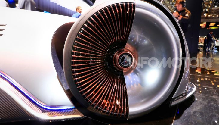 Mercedes Vision EQ Silver Arrow Concept - Foto 16 di 24