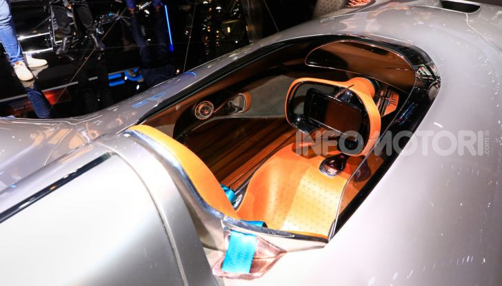 Mercedes Vision EQ Silver Arrow Concept - Foto 8 di 24