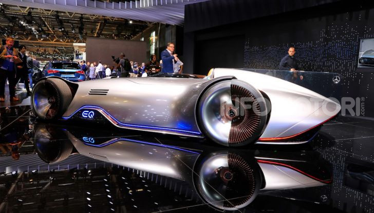 Mercedes Vision EQ Silver Arrow Concept - Foto 15 di 24