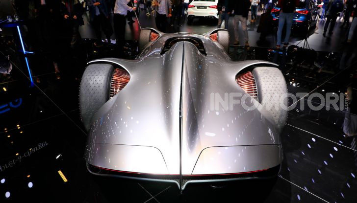 Mercedes Vision EQ Silver Arrow Concept - Foto 19 di 24