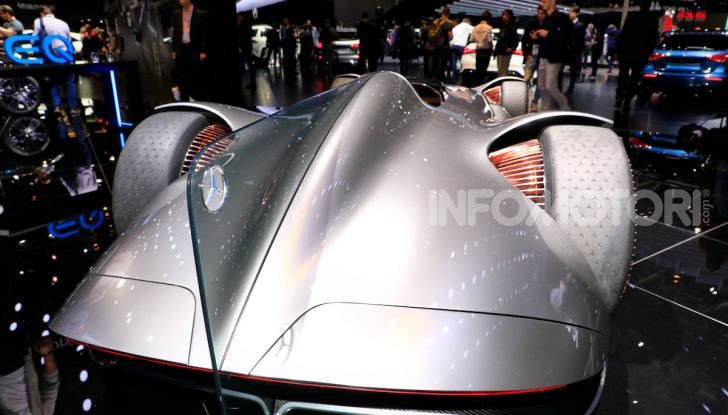 Mercedes Vision EQ Silver Arrow Concept - Foto 3 di 24