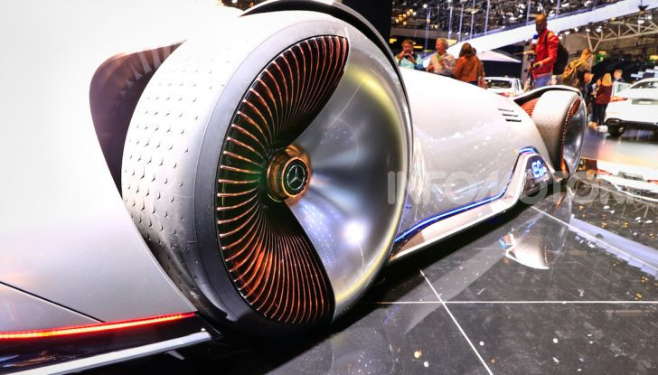Mercedes Vision EQ Silver Arrow Concept - Foto 22 di 24