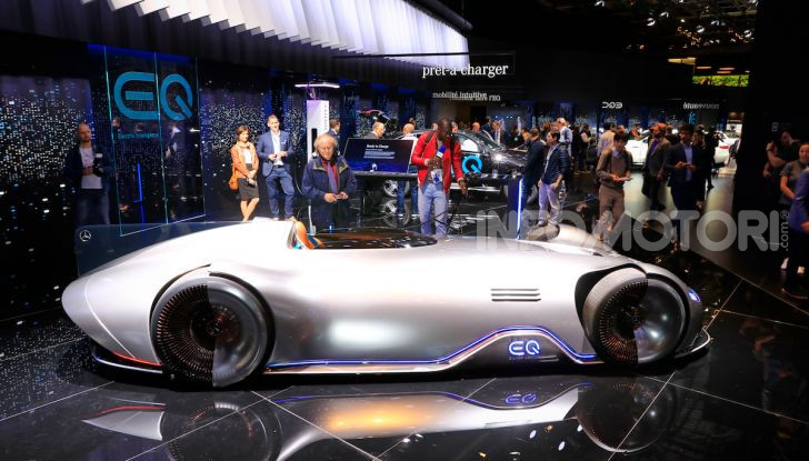 Mercedes Vision EQ Silver Arrow Concept - Foto 4 di 24