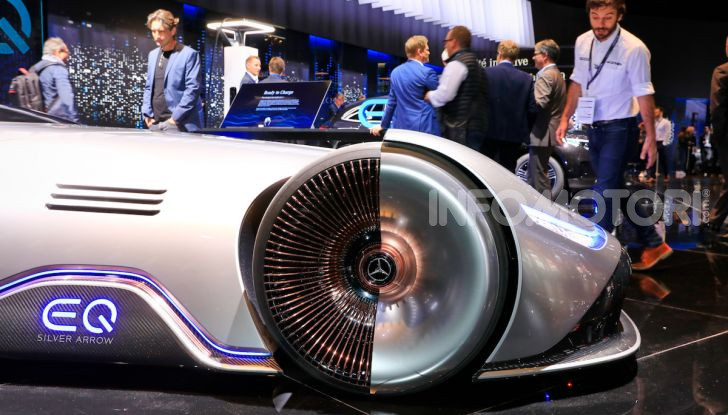 Mercedes Vision EQ Silver Arrow Concept - Foto 2 di 24