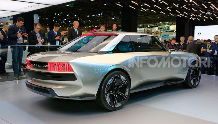 Peugeot e-Legend Concept, l’elettrica a guida autonoma del futuro - Foto 4 di 16