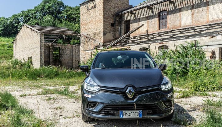 Renault Clio Duel 2018: Prova su strada della best-seller italiana con 90 CV - Foto 32 di 36