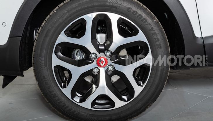 Renault Captur Tokyo Edition: l’auto che si compra sui social con Garage Italia - Foto 11 di 38