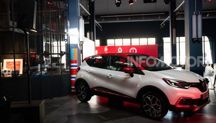Renault Captur Tokyo Edition: l’auto che si compra sui social con Garage Italia - Foto 3 di 38