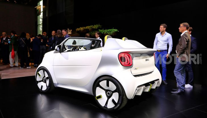 Smart forease, city car open air su base smart EQ fortwo cabrio - Foto 18 di 20