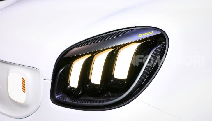 Smart forease, city car open air su base smart EQ fortwo cabrio - Foto 4 di 20