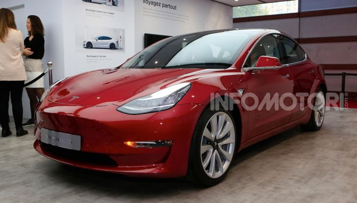 Tesla, oltre 1 miliardo e mezzo di km in Autopilot - Foto 7 di 14