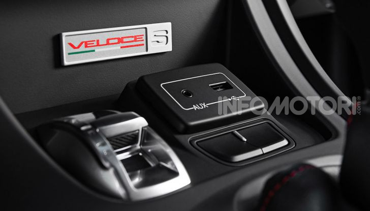 Alfa Romeo Giulietta Veloce S: solo 200 esemplari per i 240CV del biscione - Foto 5 di 10