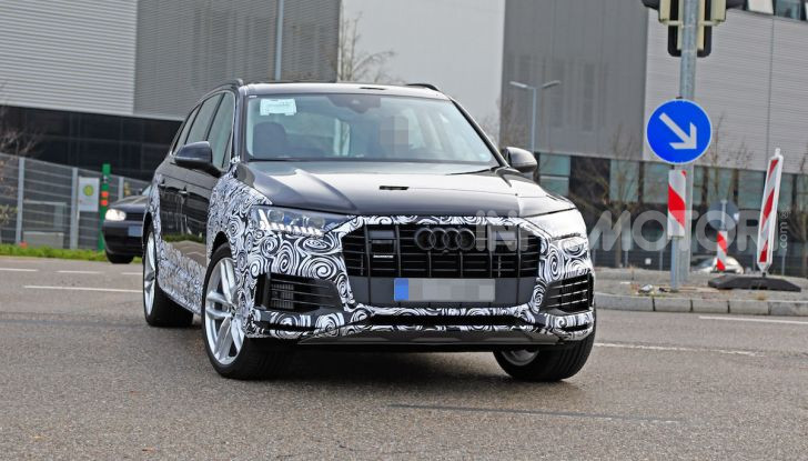 Audi Q7, primi test per la nuova generazione - Foto 19 di 28