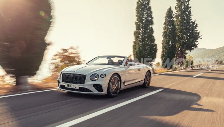 Bentley Continental GT Convertible 2019: lusso inglese allo scoperto - Foto 9 di 37