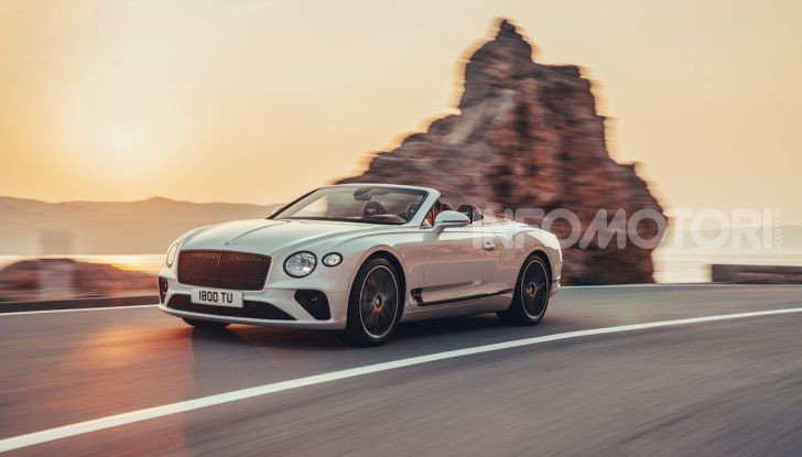 Bentley Continental GT Convertible 2019: lusso inglese allo scoperto - Foto 3 di 37