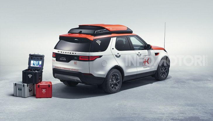 Land Rover e Croce Rossa per aiutare in caso di catastrofe naturale - Foto 3 di 7