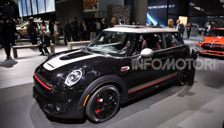 MINI, le foto LIVE dallo stand del Salone di Los Angeles 2018 - Foto 3 di 14
