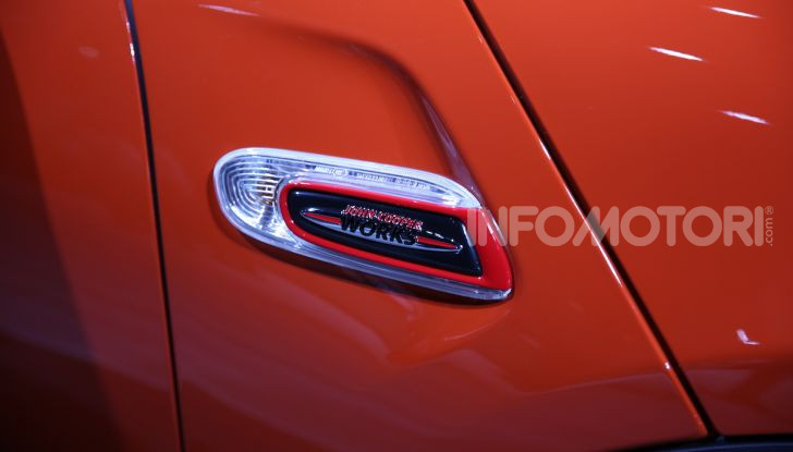 MINI, le foto LIVE dallo stand del Salone di Los Angeles 2018 - Foto 8 di 14