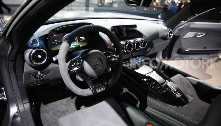 Mercedes-AMG GT R Pro: un’estrema supercar Made in Germany - Foto 11 di 12