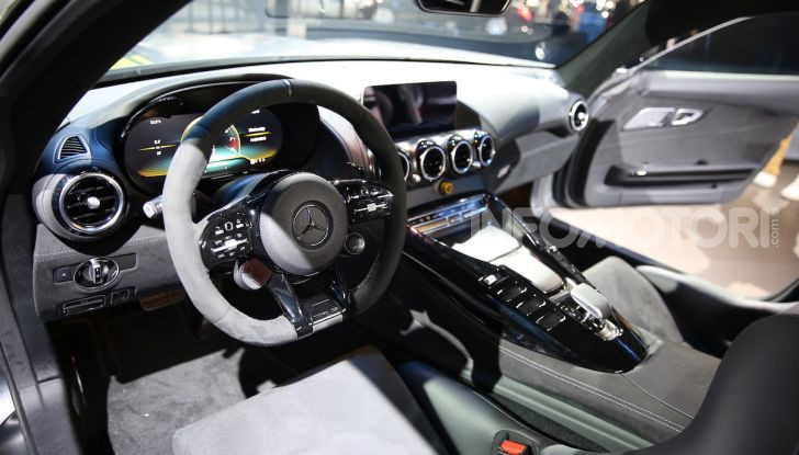 Mercedes-AMG GT R Pro: un’estrema supercar Made in Germany - Foto 10 di 12