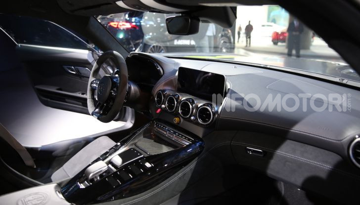 Mercedes-AMG GT R Pro: un’estrema supercar Made in Germany - Foto 9 di 12