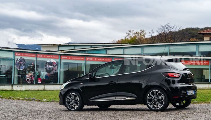 Renault Clio Moschino 2018: la francese più venduta in Italia si veste italiano - Foto 7 di 42