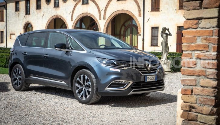 Nuova Renault Espace, prova dell’1.8 TCe Energy da 225CV - Foto 18 di 30