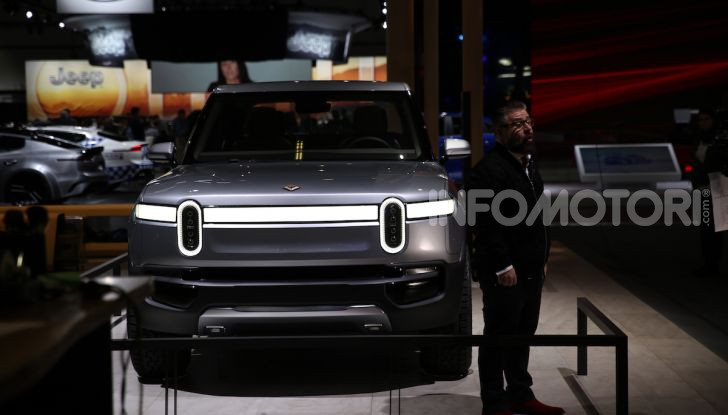 Rivian R1T, il pick-up elettrico da 764 CV - Foto 3 di 32