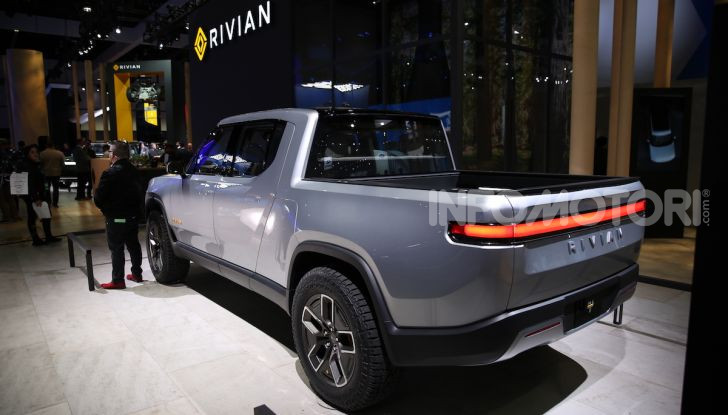 Rivian R1T, il pick-up elettrico da 764 CV - Foto 1 di 32