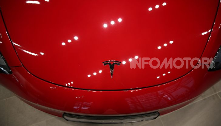 Tesla Model 3 diventa una consolle per videogame - Foto 11 di 23