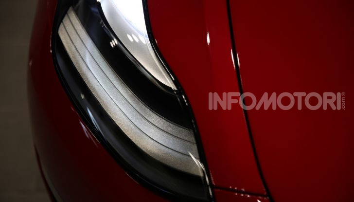 Tesla Model 3 diventa una consolle per videogame - Foto 12 di 23