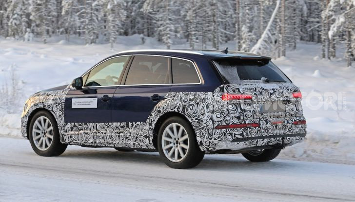 Audi Q7, primi test per la nuova generazione - Foto 12 di 28
