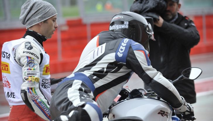 Pirelli SBK Track Days: a Imola con la BMW S1000RR - Foto 10 di 38