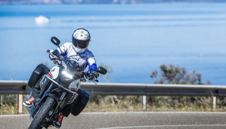 Test Honda CB 500X: divertimento e facilità immediata! - Foto 7 di 41