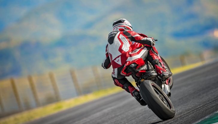 Ducati Panigale V4: tutto quello che c’è da sapere - Foto 15 di 52