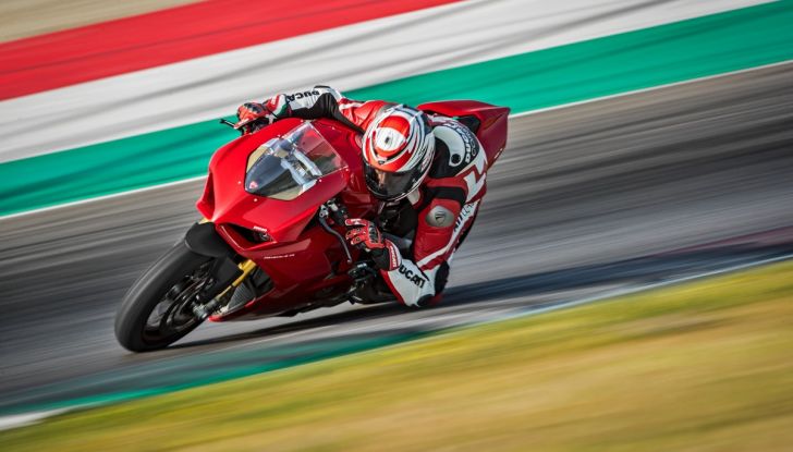 Ducati Panigale V4: tutto quello che c’è da sapere - Foto 16 di 52