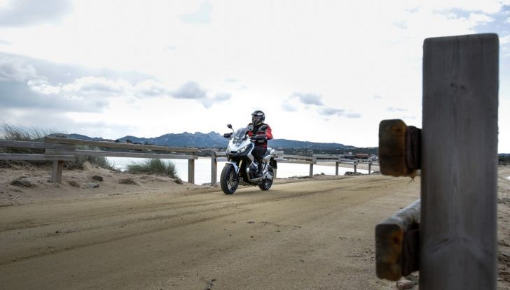 Honda X-ADV, prova su strada: 8 buoni motivi per cui ci è piaciuta - Foto 33 di 35