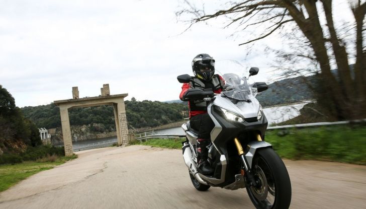 Honda X-ADV, prova su strada: 8 buoni motivi per cui ci è piaciuta - Foto 6 di 35