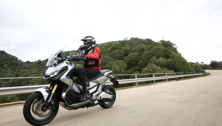 Honda X-ADV, prova su strada: 8 buoni motivi per cui ci è piaciuta - Foto 8 di 35