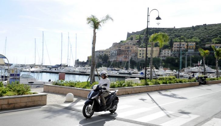 Prova su strada Piaggio Medley 2016, comfort in libertà - Foto 13 di 24