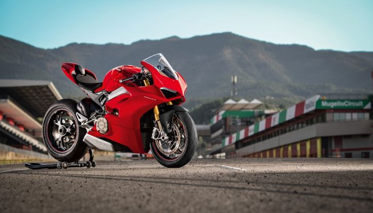 Ducati Panigale V4: tutto quello che c’è da sapere - Foto 25 di 52