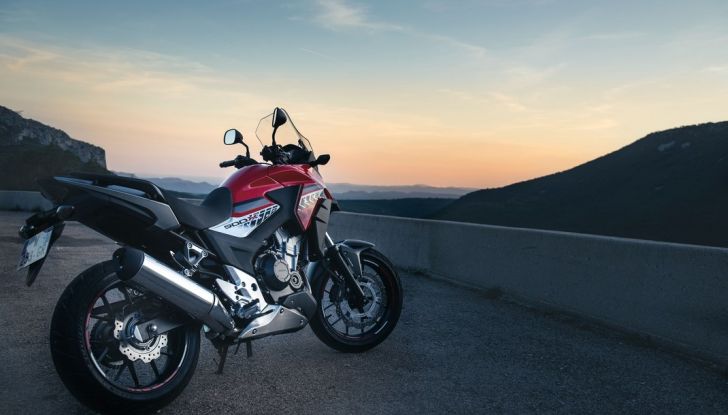 Test Honda CB 500X: divertimento e facilità immediata! - Foto 23 di 41